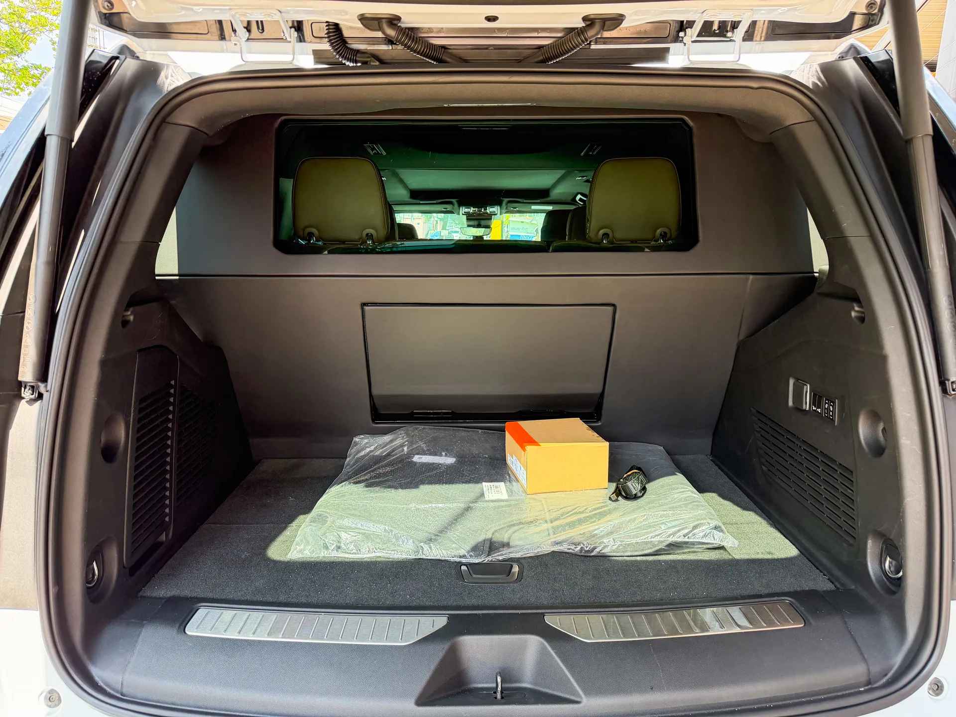 Car image 21