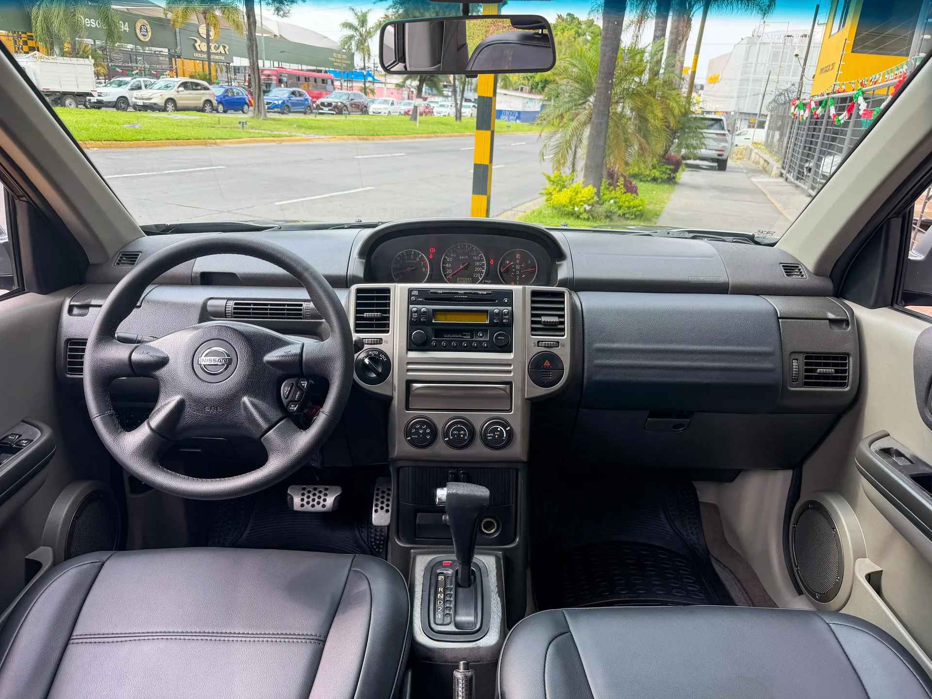 Car image 11