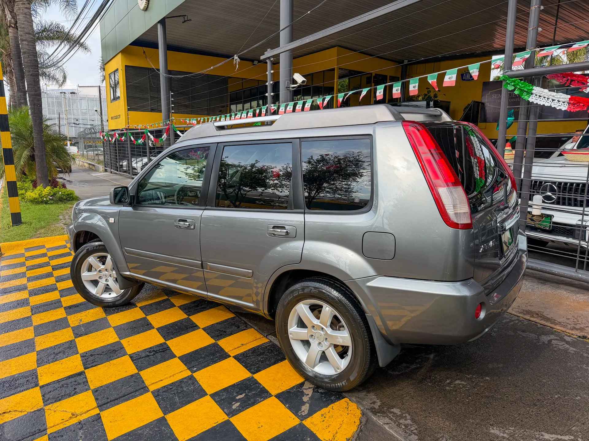 Car image 6