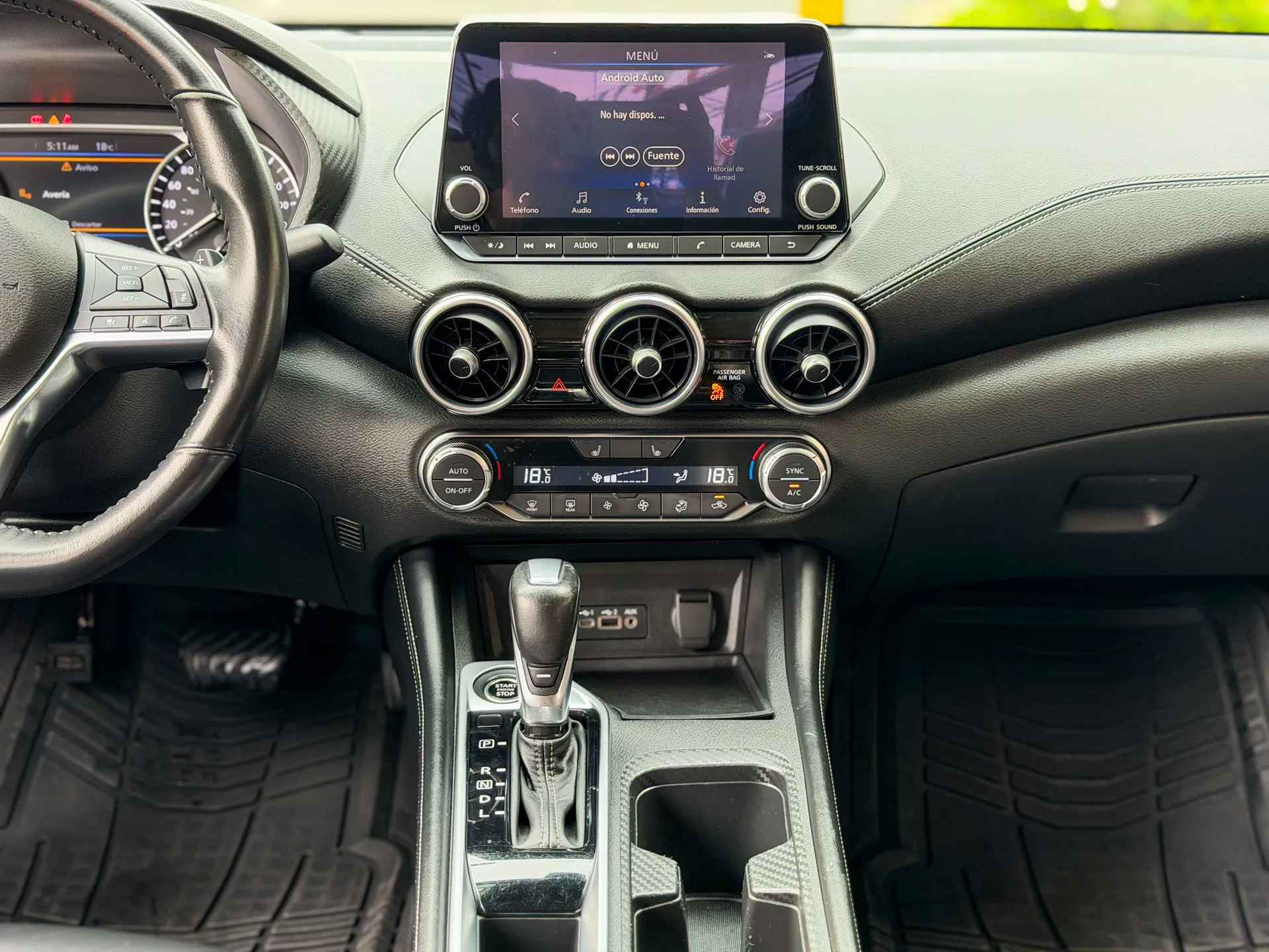 Car image 11