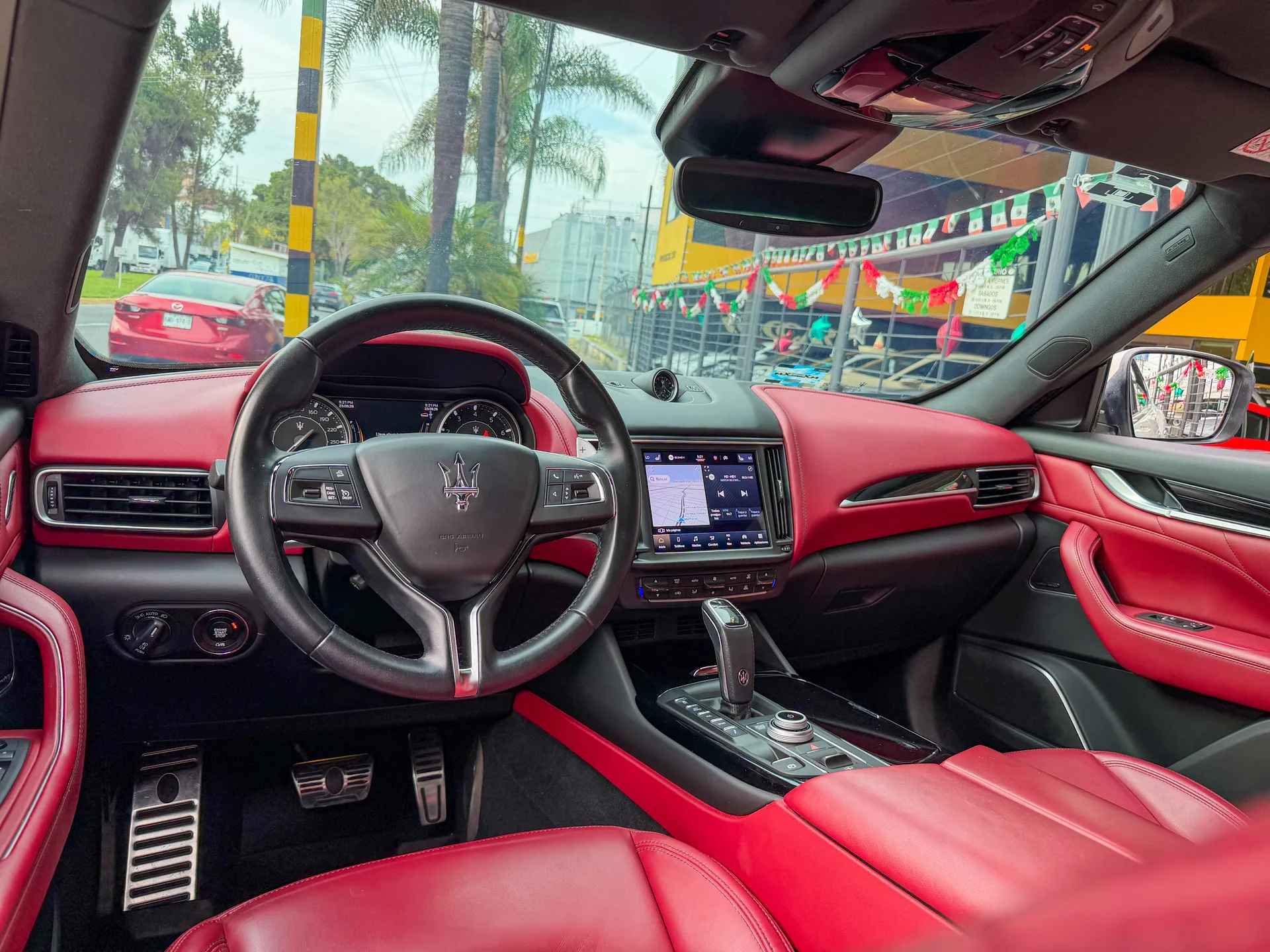 Car image 10