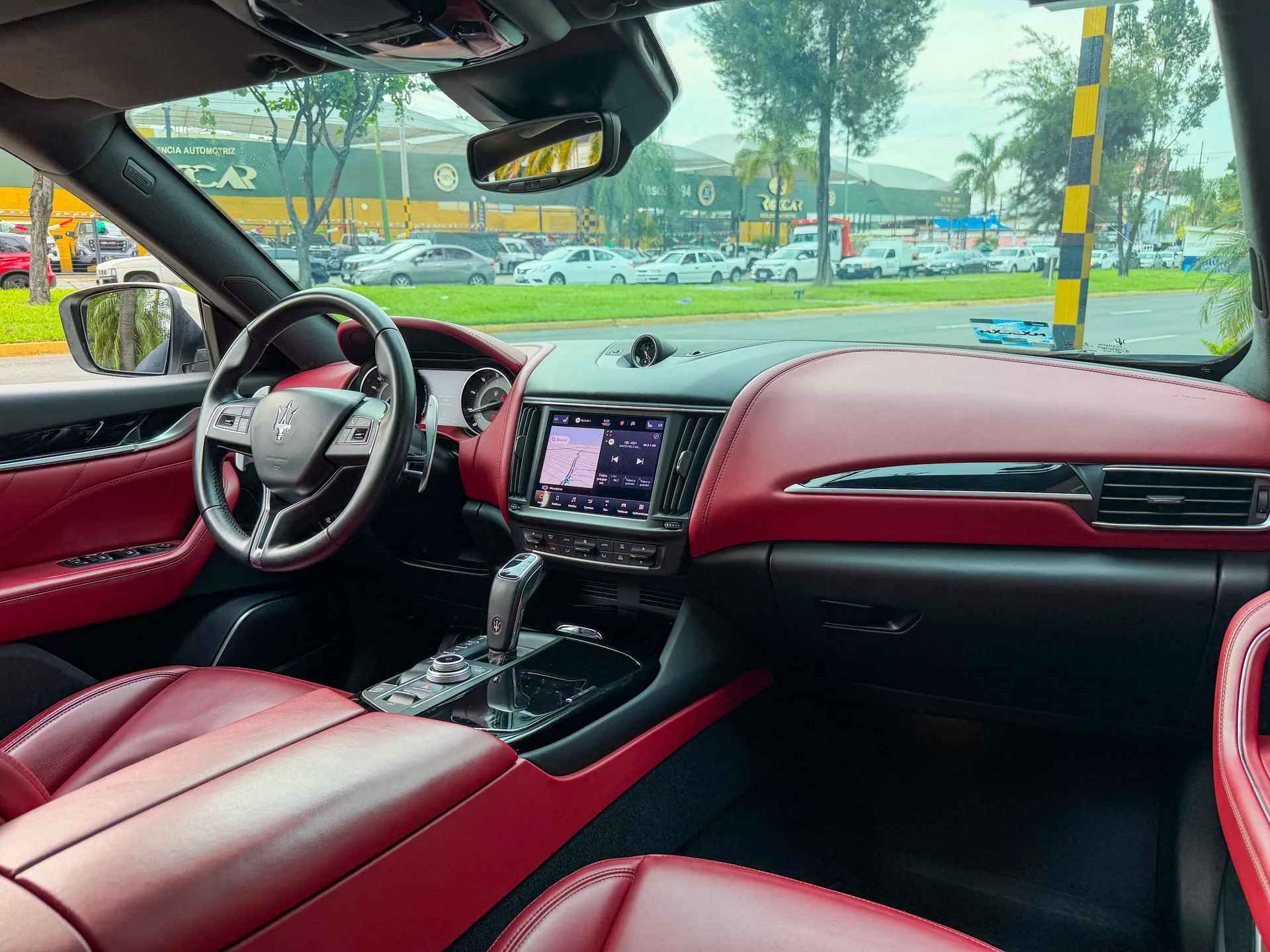 Car image 16