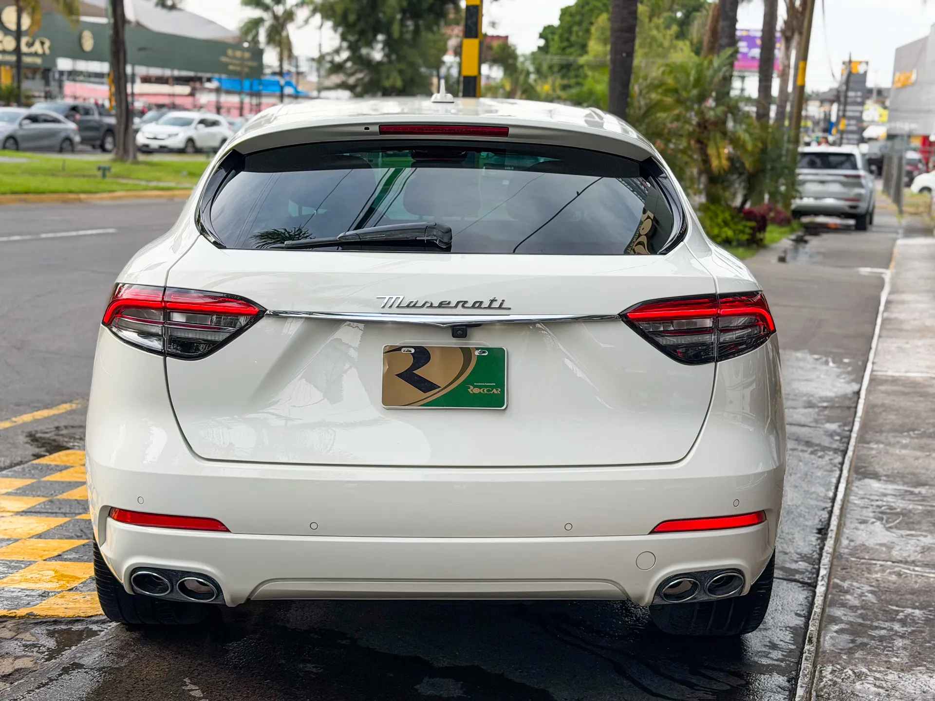 Car image 8