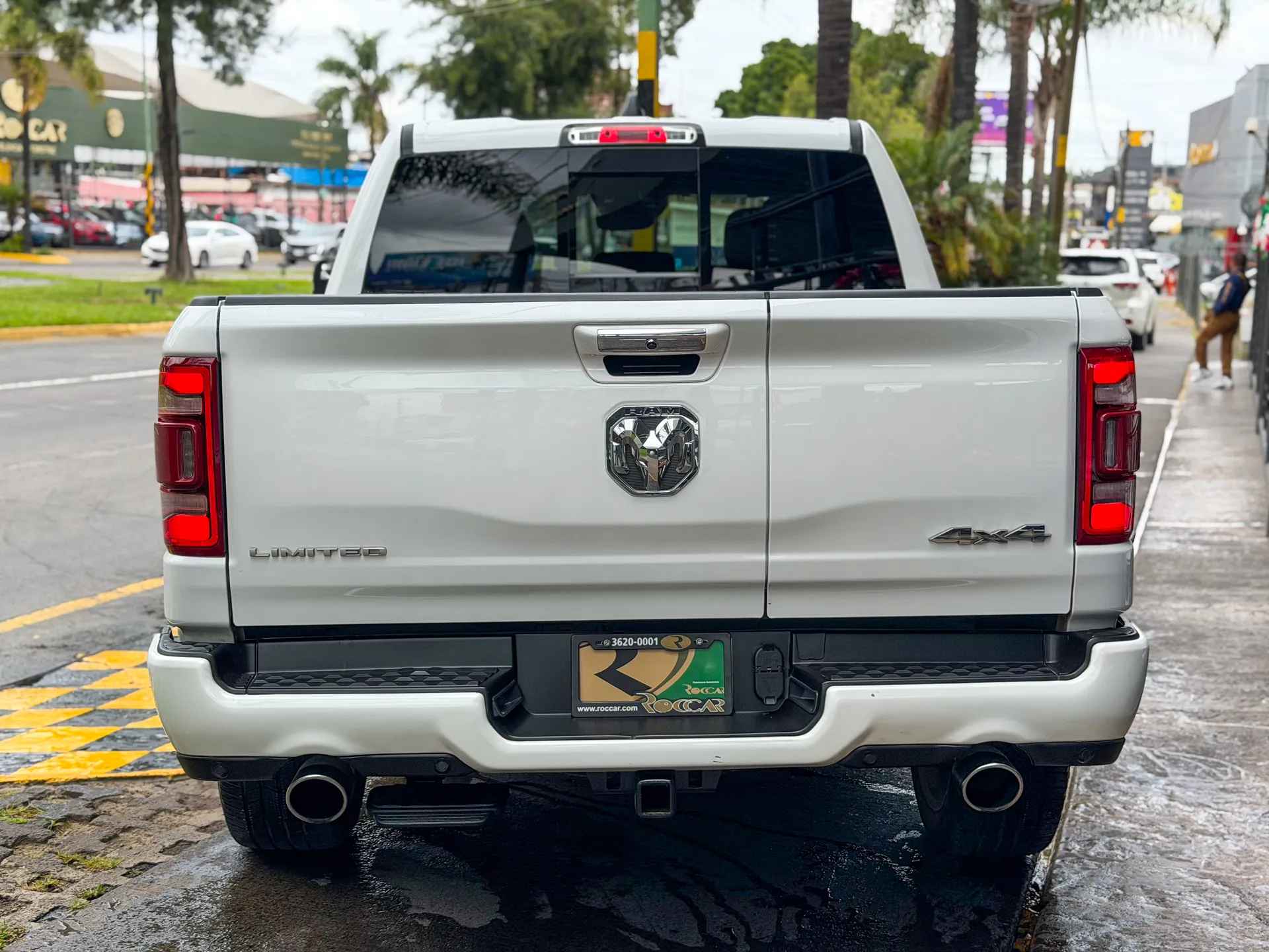 Car image 8