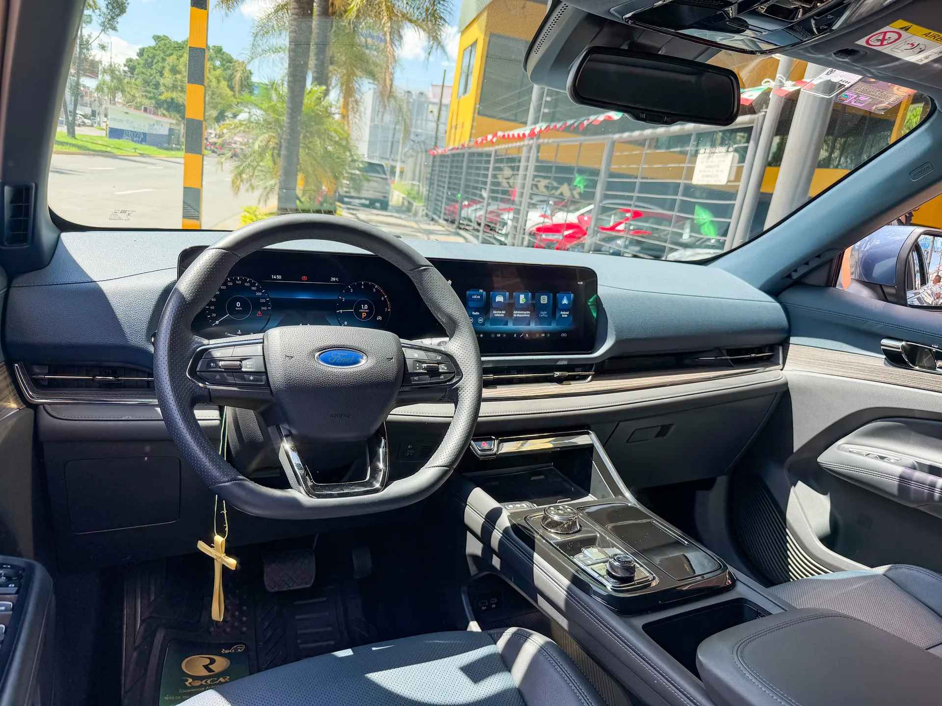 Car image 10