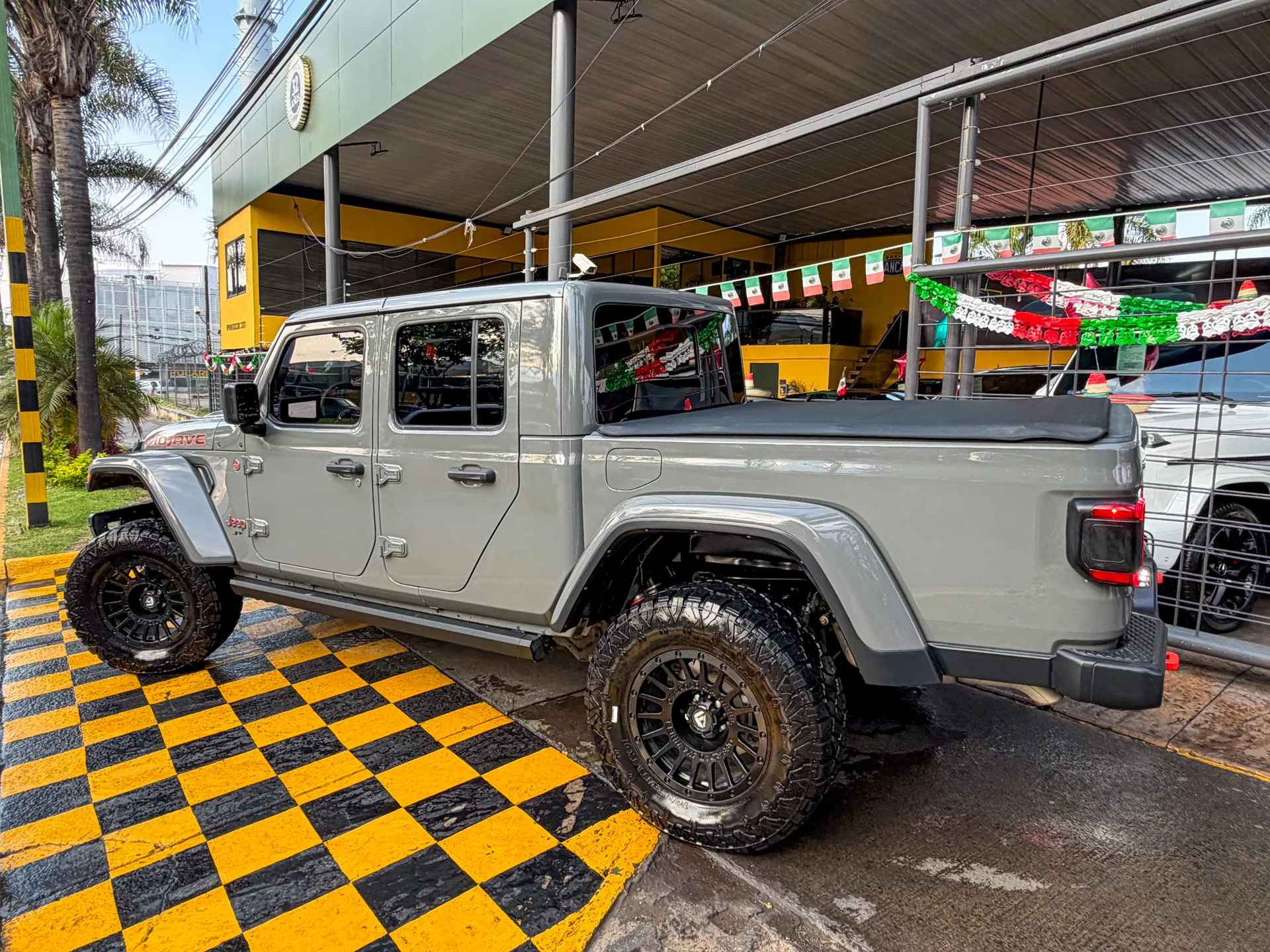 Car image 8