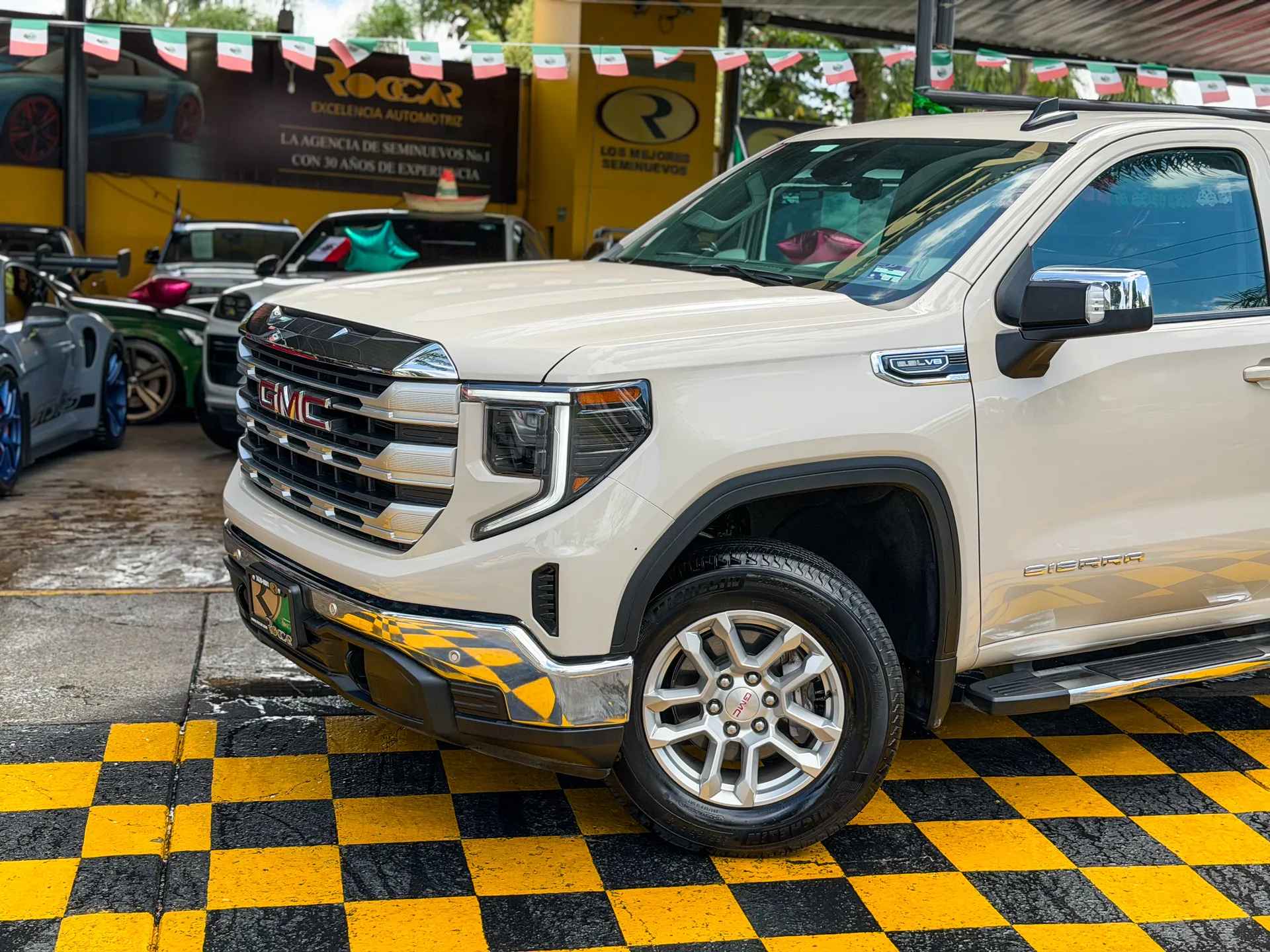 Car image 2