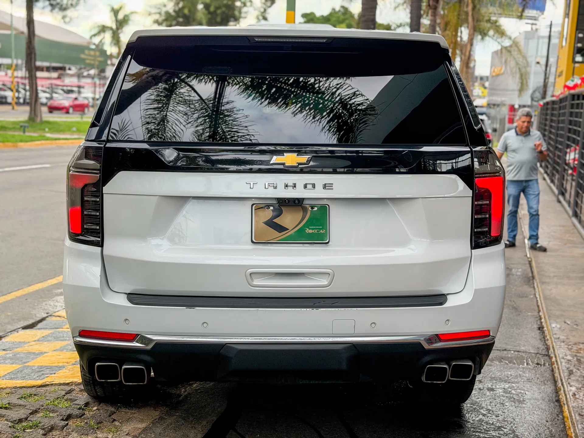 Car image 8