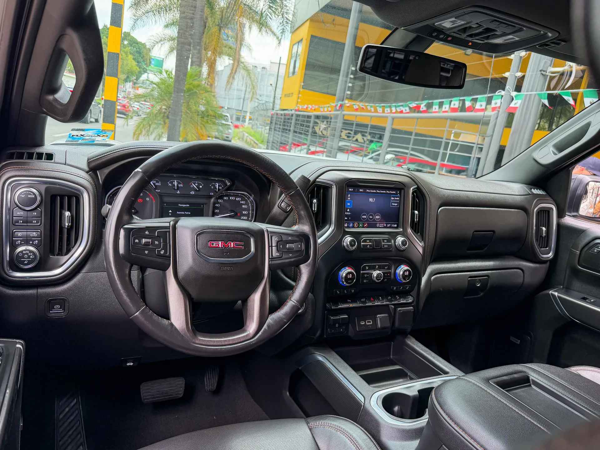 Car image 9