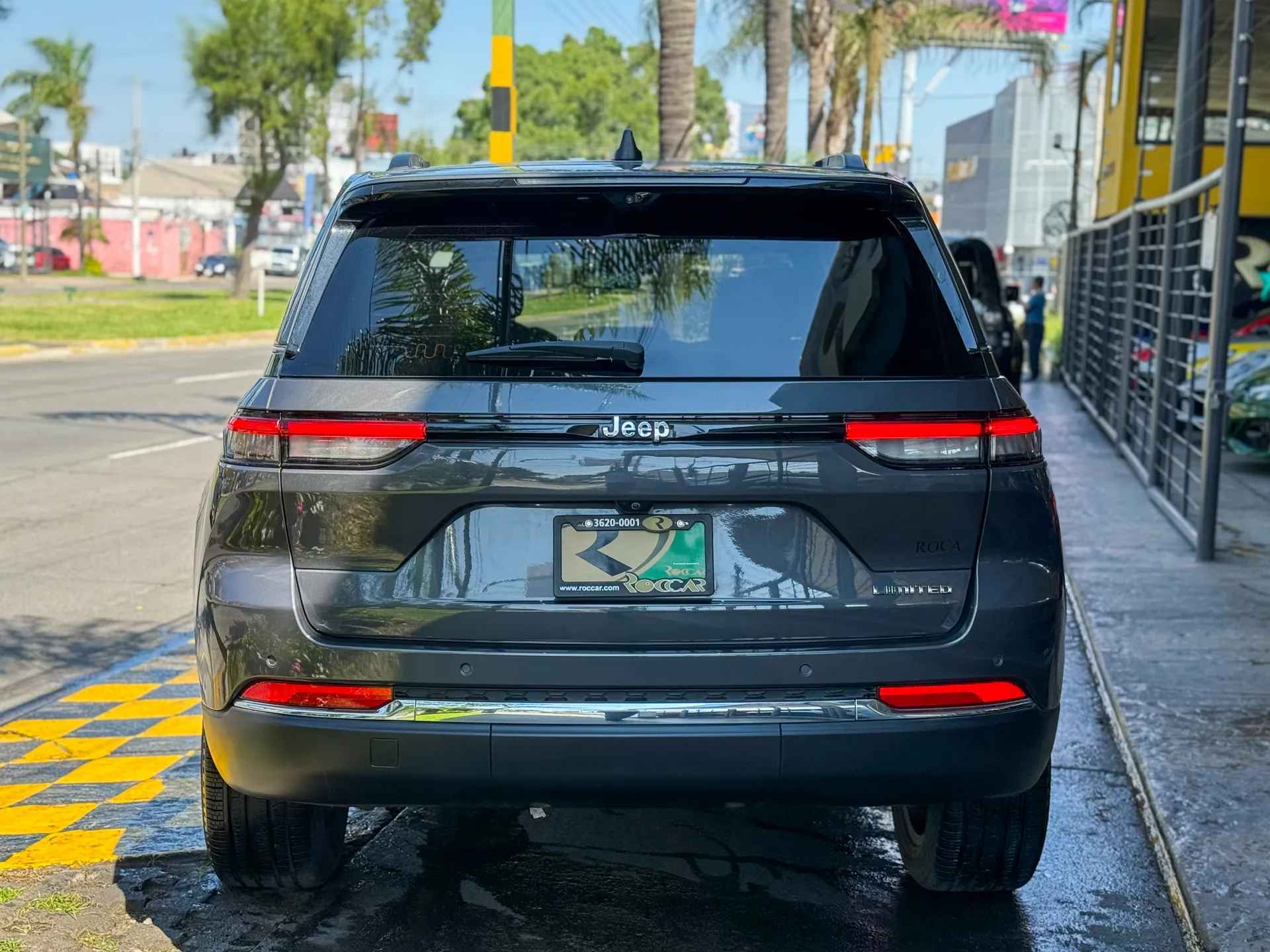 Car image 8