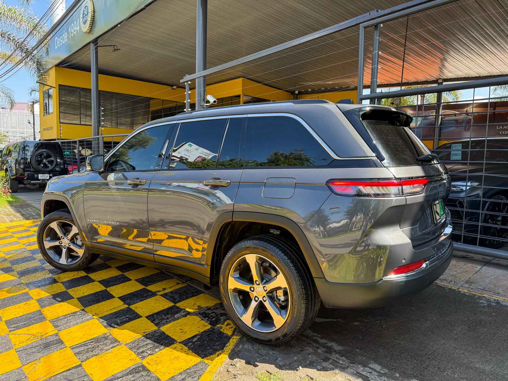 Car image 6