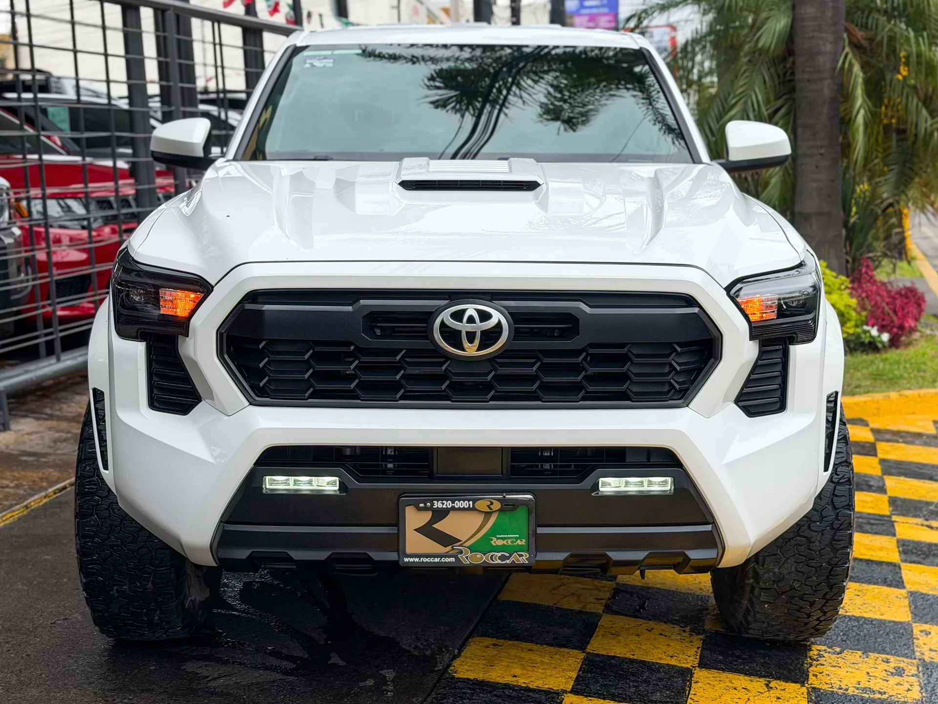 Car image 3