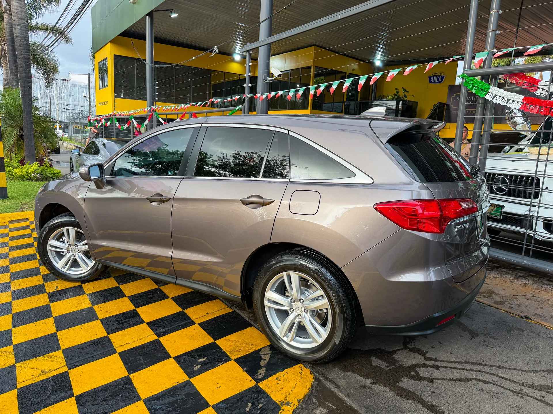 Car image 6
