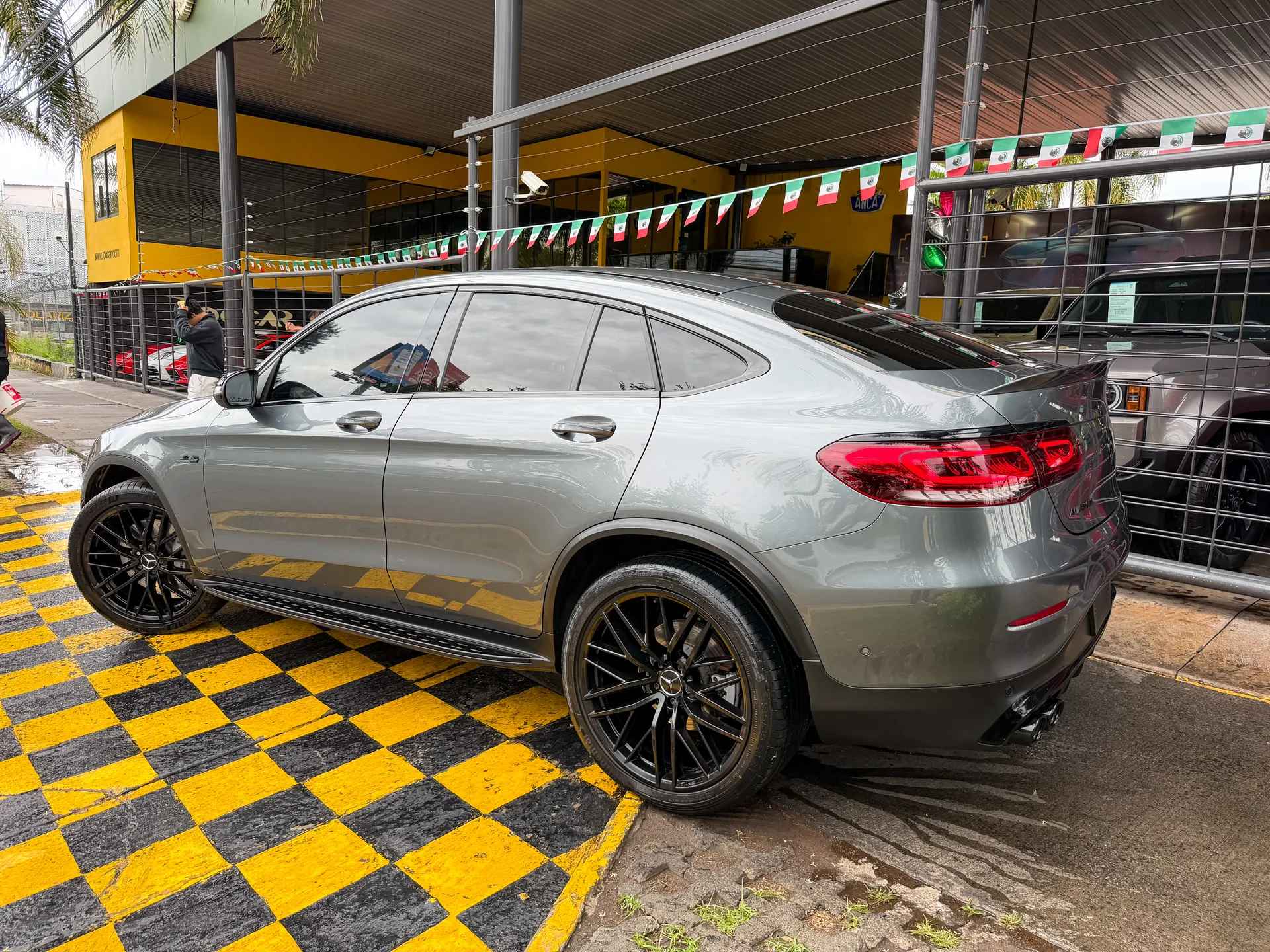 Car image 7