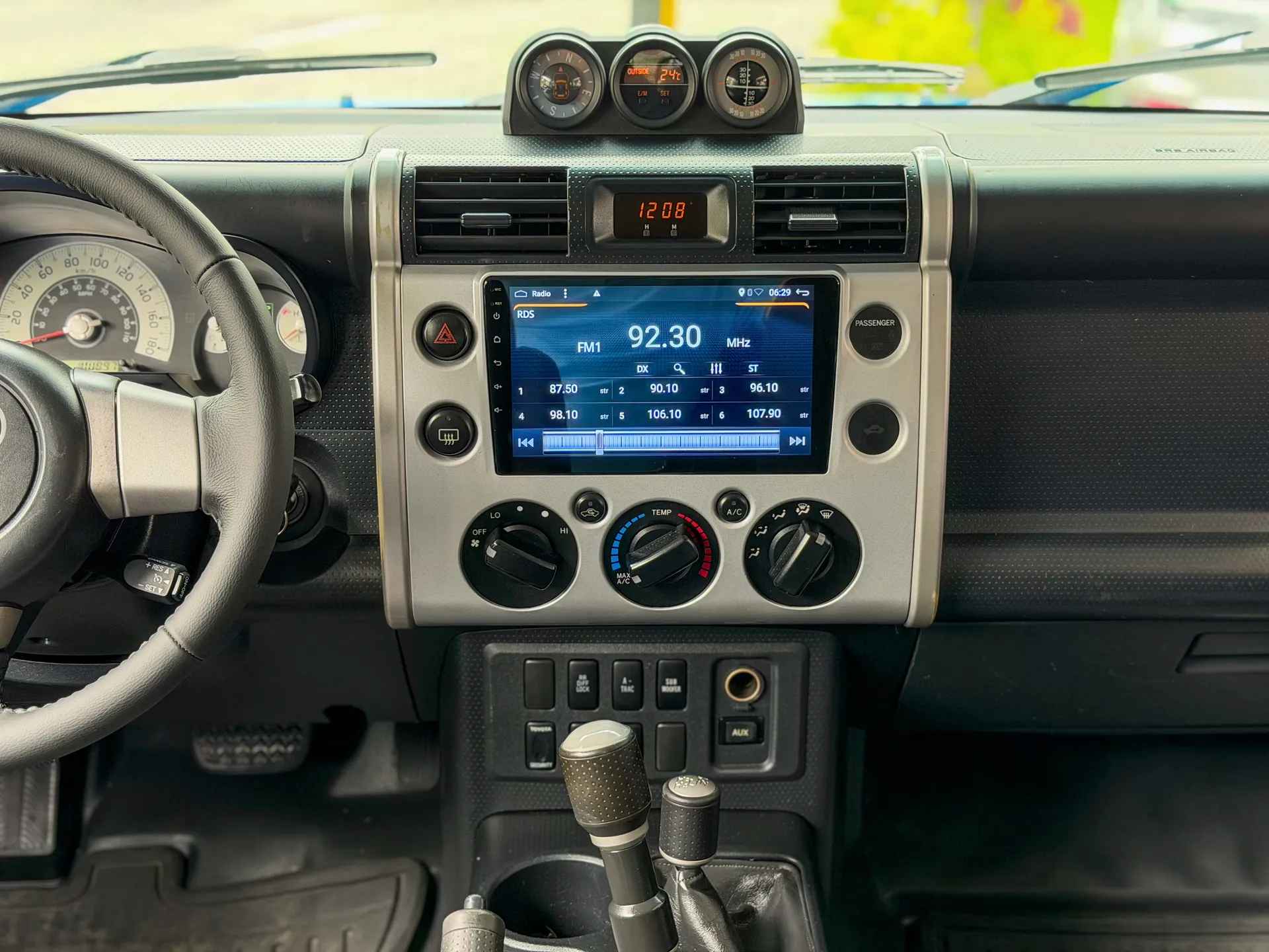 Car image 11