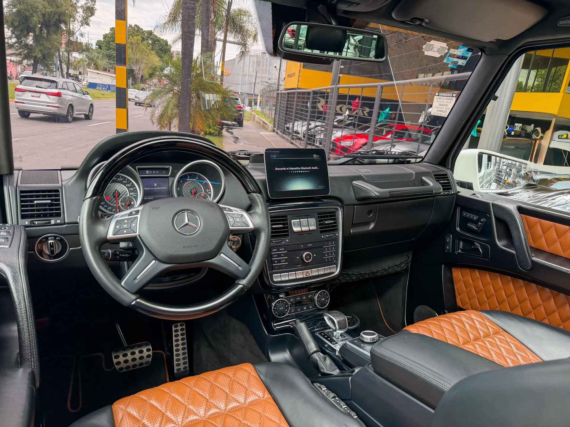 Car image 10