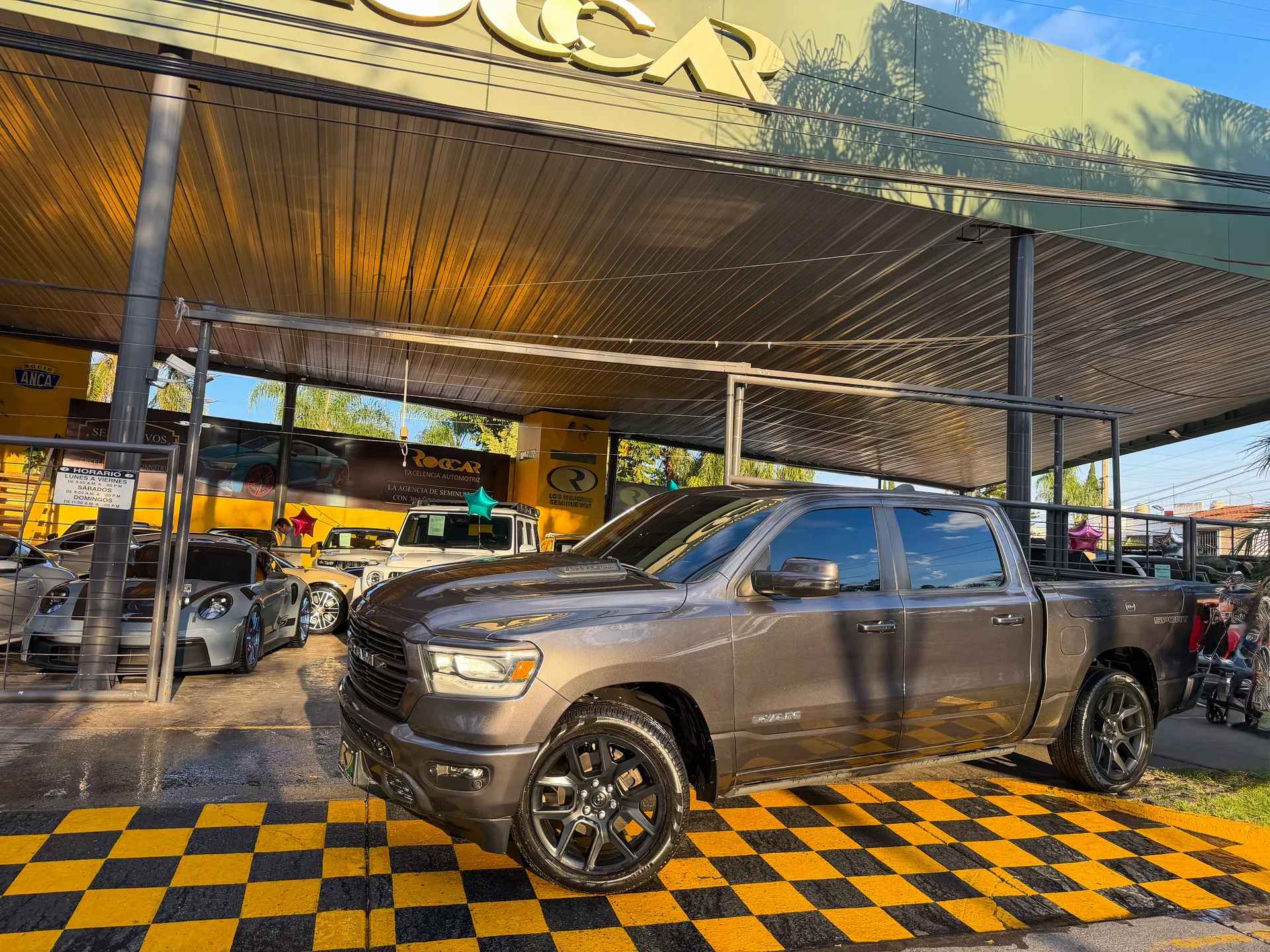 Car image 1