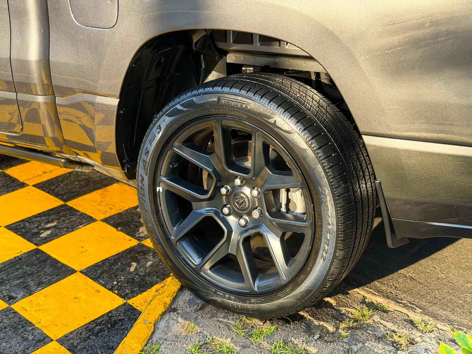 Car image 8