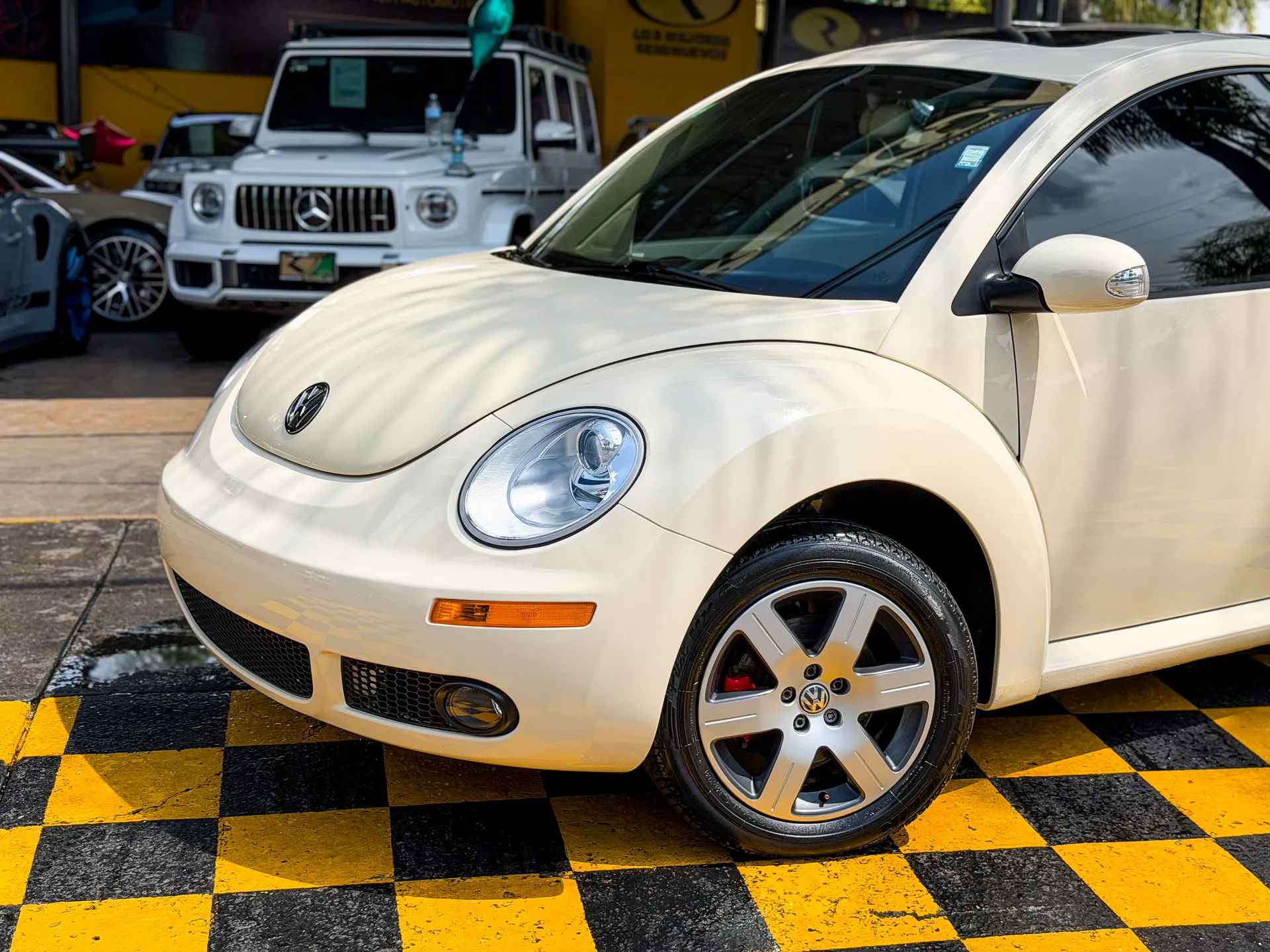 Car image 2